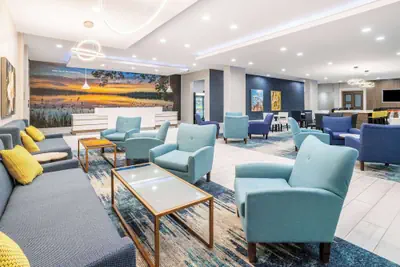 Photo 3 - La Quinta Inn & Suites by Wyndham Valdosta