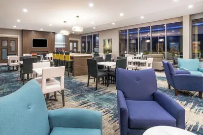 Photo 4 - La Quinta Inn & Suites by Wyndham Valdosta