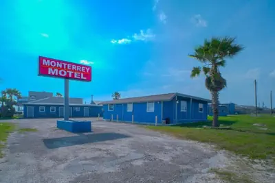 Photo 2 - Monterrey Motel Padre Island, Corpus Christi By Oyo