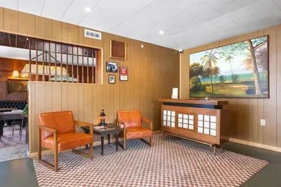 Photo 4 - Starlight Motor Inn