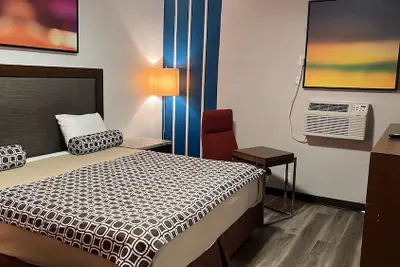 Photo 3 - Imperial Inn