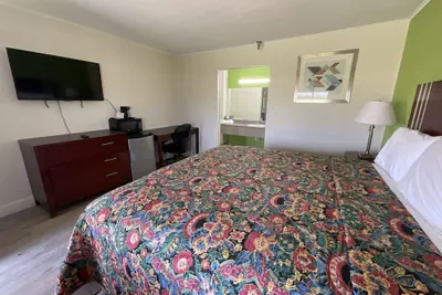 Photo 4 - Executive Inn & Suites