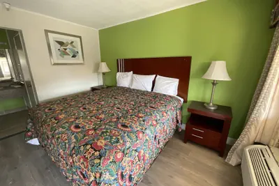 Photo 3 - Executive Inn & Suites