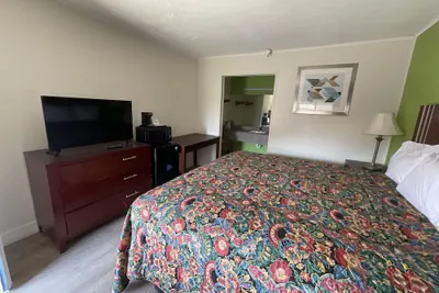 Photo 5 - Executive Inn & Suites