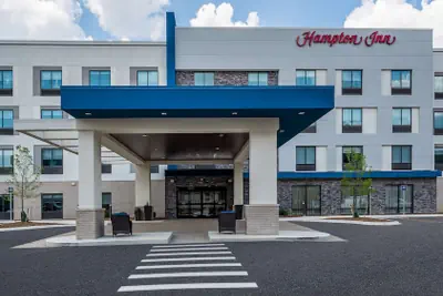 Photo 2 - Hampton Inn Detroit Southfield