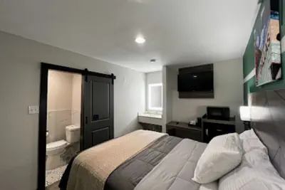 Photo 2 - Bishop Arts Suites