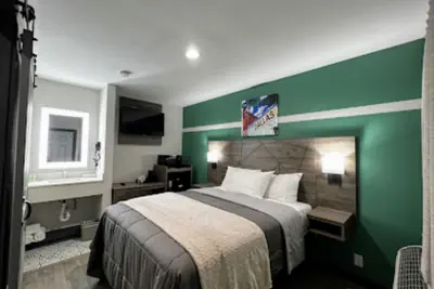 Photo 3 - Bishop Arts Suites