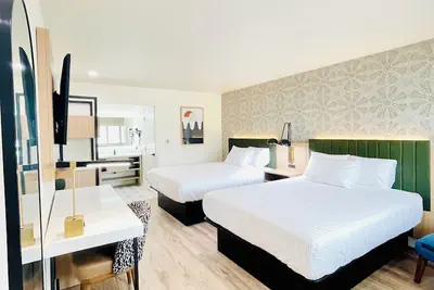 Photo 2 - La Casa Inn