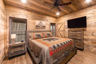 Photo 3 - The Gathering Place 3 Bedroom Cabin by RedAwning