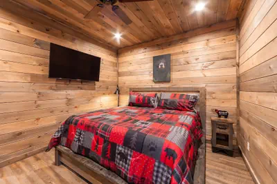 Photo 5 - The Gathering Place 3 Bedroom Cabin by RedAwning