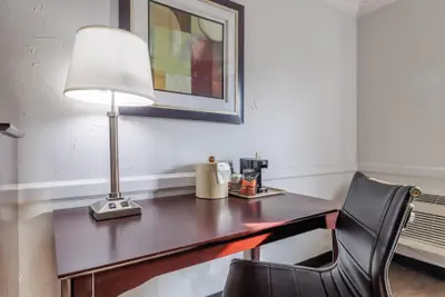 Photo 5 - Studio 6 Suites - Dallas, TX - Downtown