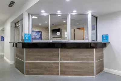 Photo 4 - Studio 6 Suites - Dallas, TX - Downtown