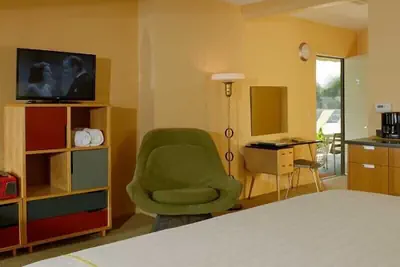 Photo 5 - Orbit In - 21 and Over - A Town & Desert Boutique Hotel