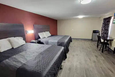 Photo 5 - Budget Inn & Suites