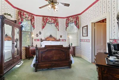 Photo 5 - Four Winds Victorian Venue & Suites