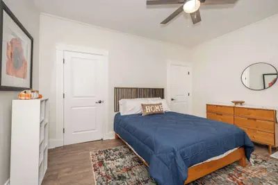 Photo 4 - Historic Ludlow Apt A