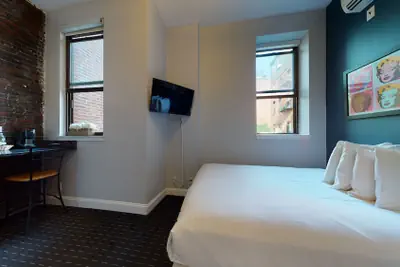 Photo 2 - Maverick Suites at 400 Columbus Ave
