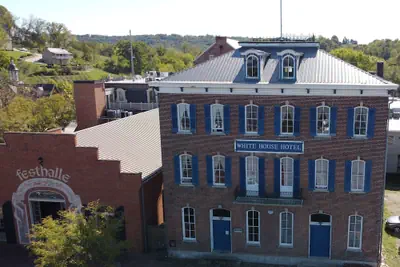 Photo 2 - White House Hotel