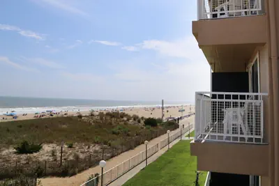 Photo 2 - Dunes Suites Oceanfront