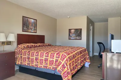 Photo 2 - Economy Inn