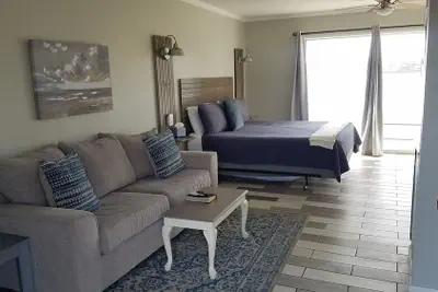 Photo 4 - Willow Beach Resort