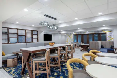 Photo 2 - Hampton Inn Albertville
