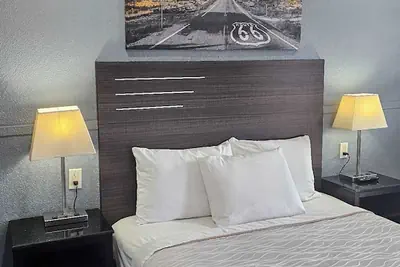 Photo 5 - Travelers Inn