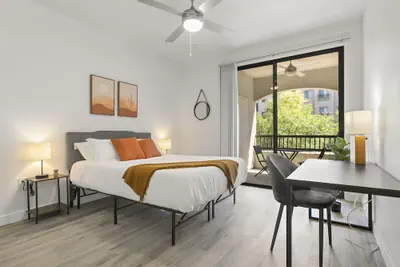 Photo 3 - CozySuites at Glendale