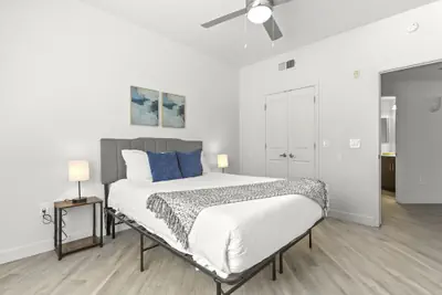 Photo 4 - CozySuites at Glendale
