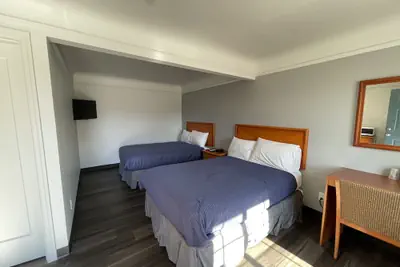 Photo 4 - Holiday Motel