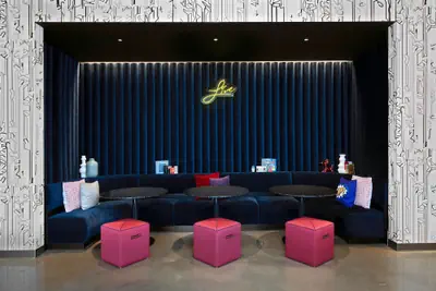 Photo 3 - Aloft by Marriott Kansas City Country Club Plaza