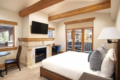 Photo 2 - Deluxe One Bedroom Suite 1 Apartment Hotel by RedAwning