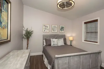 Photo 2 - Heart of Mainstrasse Apt 2