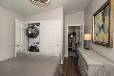 Photo 5 - Heart of Mainstrasse Apt 2