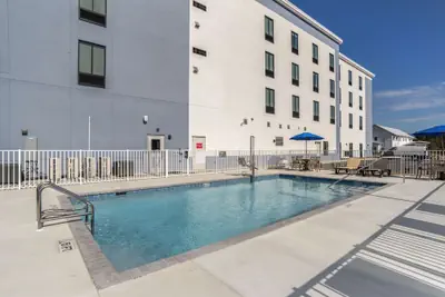 Photo 2 - Comfort Inn & Suites Panama City Beach - Pier Park Area