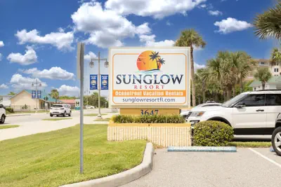 Photo 3 - Tropical Suites at Sunglow Resort