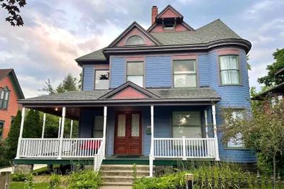 Photo 2 - Art and Lodging