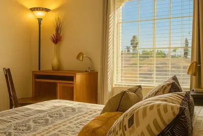 Photo 4 - Private bedroom in Western Horizon Home