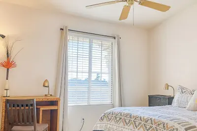 Photo 3 - Private bedroom in Western Horizon Home