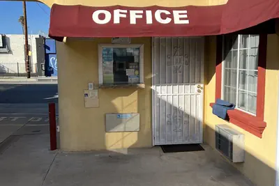 Photo 3 - KING MOTEL