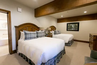 Photo 5 - Deluxe Two Queen Room Hotel Room by RedAwning