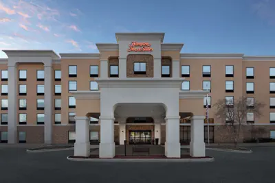 Photo 2 - Hampton Inn & Suites Lynchburg
