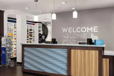 Photo 4 - Hampton Inn & Suites El Paso/East