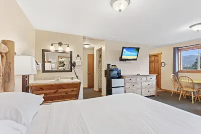 Photo 4 - Discovery Lodge