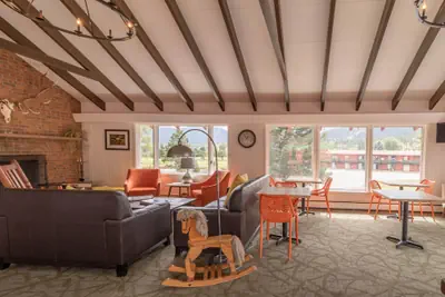 Photo 2 - Discovery Lodge