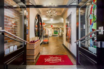 Photo 2 - Henry Norman Hotel