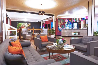 Photo 4 - Henry Norman Hotel