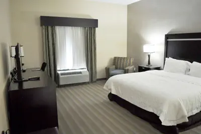 Photo 5 - Hampton Inn & Suites Toledo/Westgate