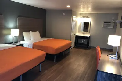Photo 3 - Super 8 by Wyndham Sonora