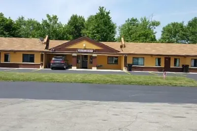Photo 2 - Royal Inn